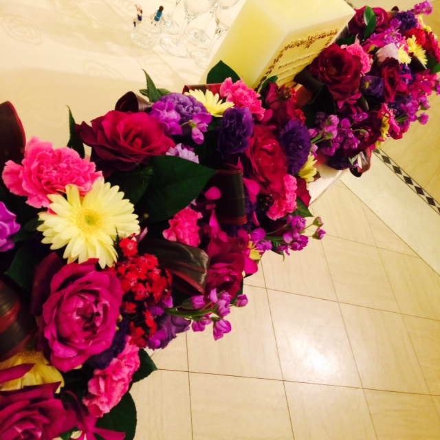 結婚式会場のお花のテーマは 蜷川実花さん風 大阪の結婚式情報